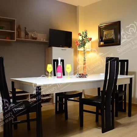 Luxury 12 Apartmán *